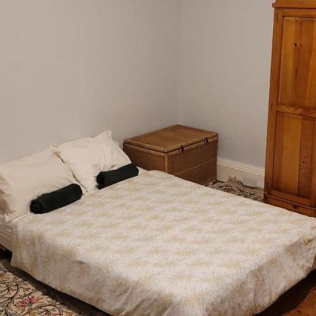 City Centre Flat - Sleep Upto 4 เอดินบะระ ภายนอก รูปภาพ