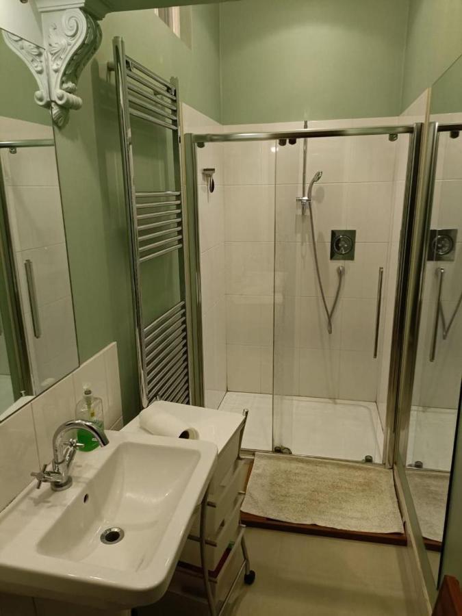 City Centre Flat - Sleep Upto 4 เอดินบะระ ภายนอก รูปภาพ