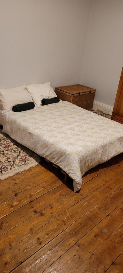 City Centre Flat - Sleep Upto 4 เอดินบะระ ภายนอก รูปภาพ