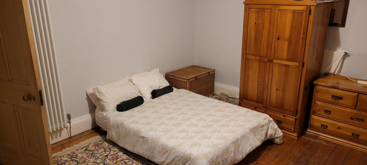 City Centre Flat - Sleep Upto 4 เอดินบะระ ภายนอก รูปภาพ